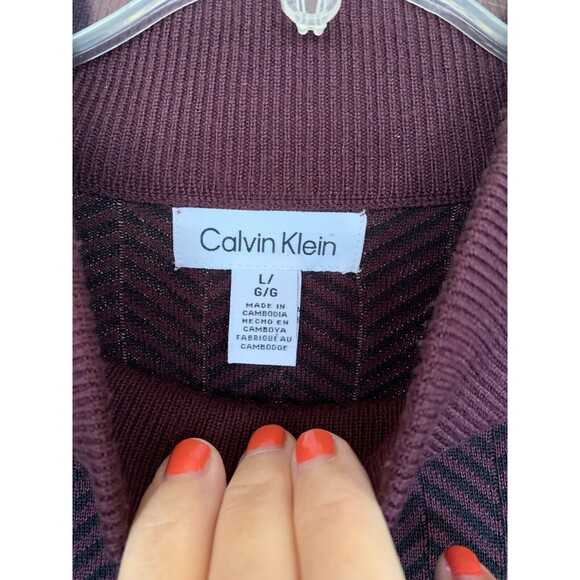 Calvin Klein Wine Chevron Sweater Button Shoulder Quiet Luxury Sz Lg Soft Cozy - Picture 2 of 10